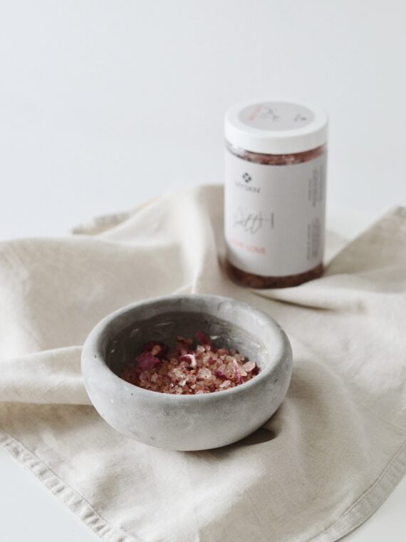 Bath Salt LOVE LOVE - Wiśniowa sól do kąpieli